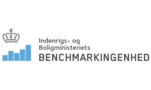 Indenrigs- og Boligministeriets BENCHMARKINGENHED, logo.